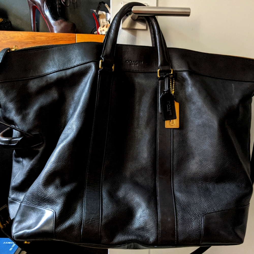 Like New! COACH Men's Black Leather Weekender w/Gold Hardware